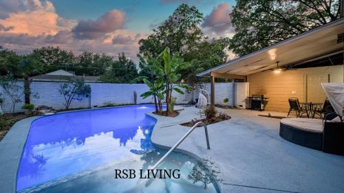 Dallas House | Luxury 5BR Home w Pool Cinema and Game Room