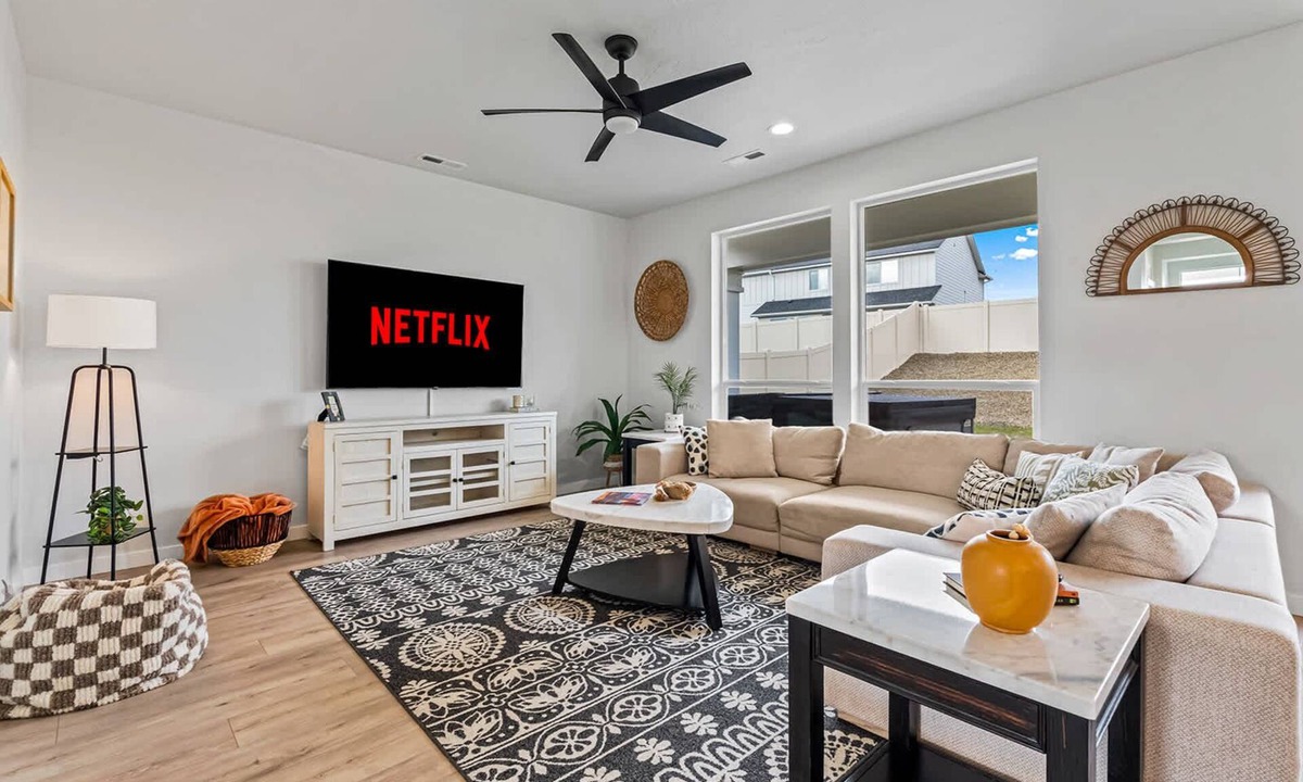 Meridian House | Luxury 5BR Retreat Hot Tub Game Room EV