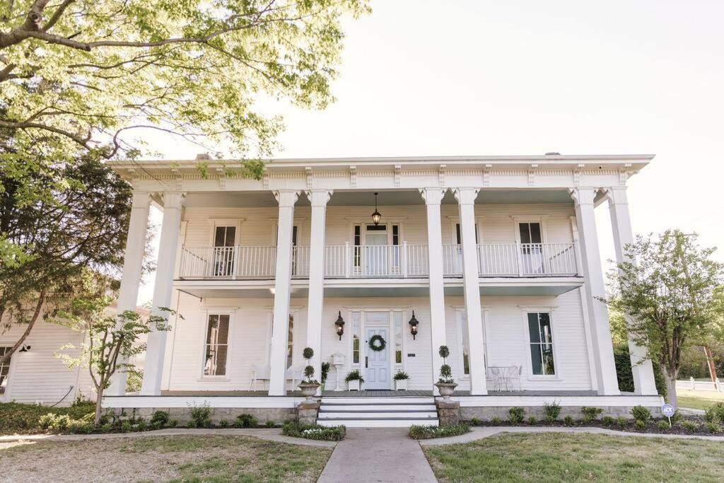 McKinney Villa | Luxury historic house in downtown McKinney