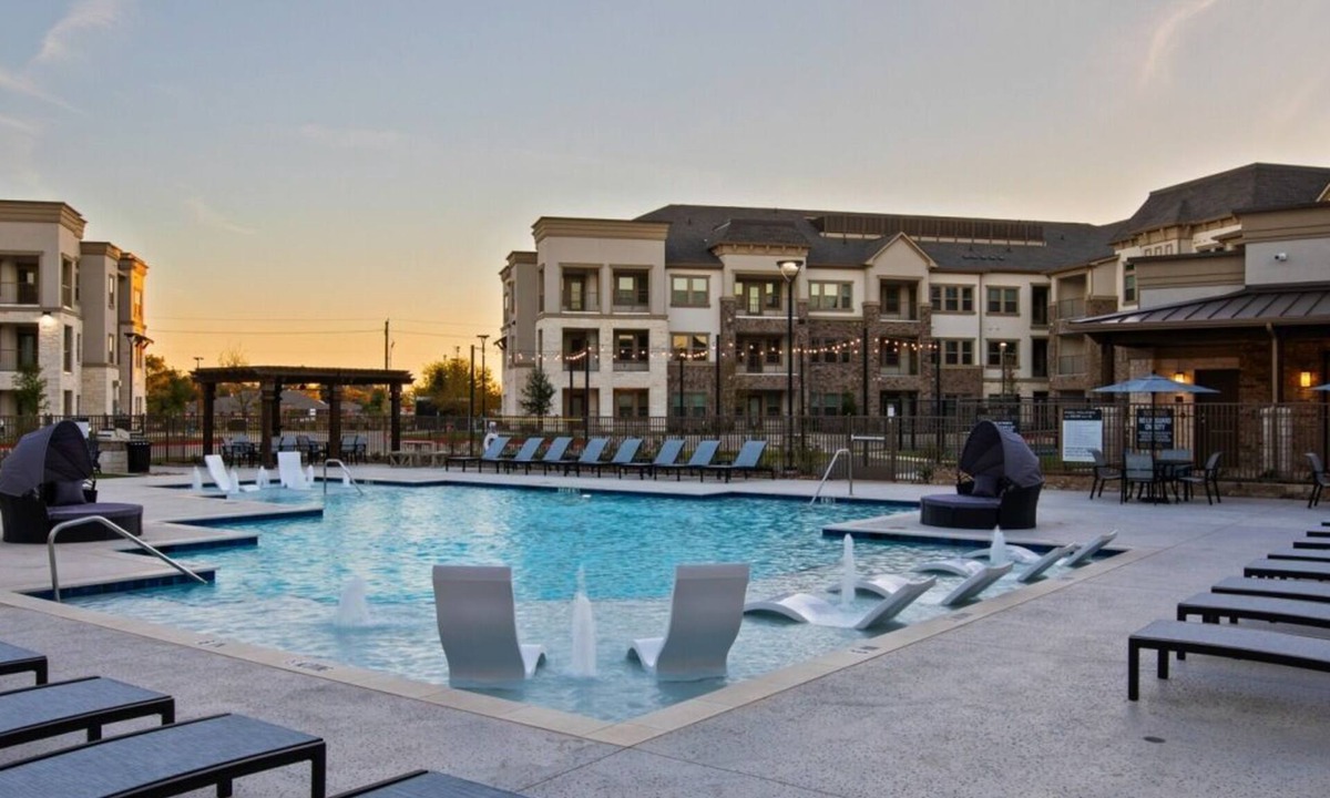 McKinney Apartment | Luxury McKinney Resort Stay with Pool, Gym & Balcony - 3317