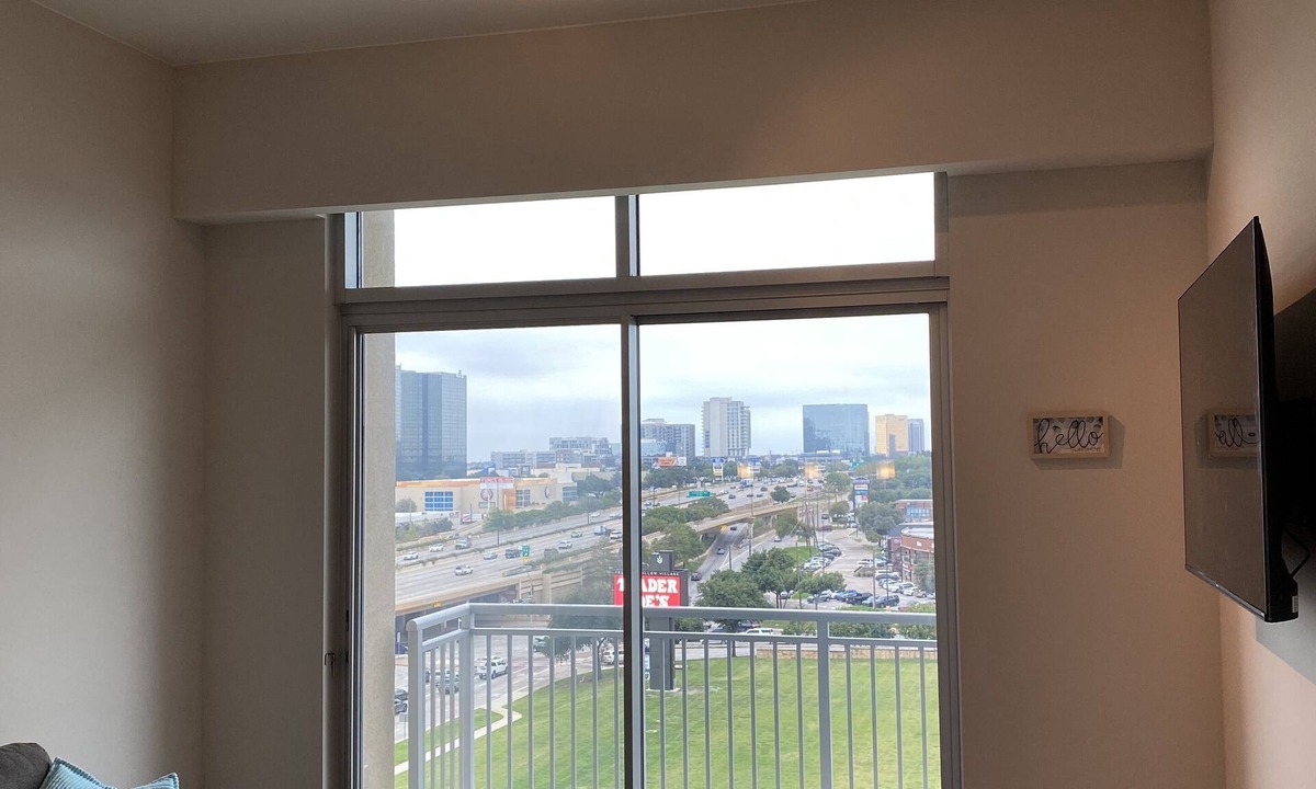 North Dallas Apartment | Luxury, modern apartment with city views. 10 minutes from Downtown Dallas!