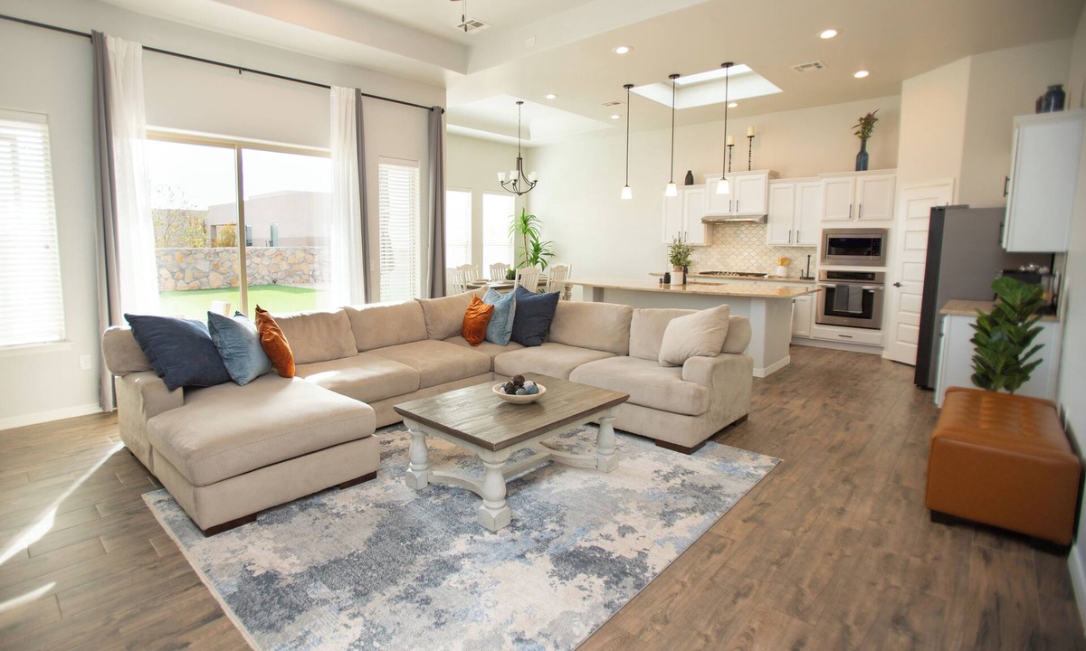 Las Cruces House | Luxury Mountain-View Retreat
