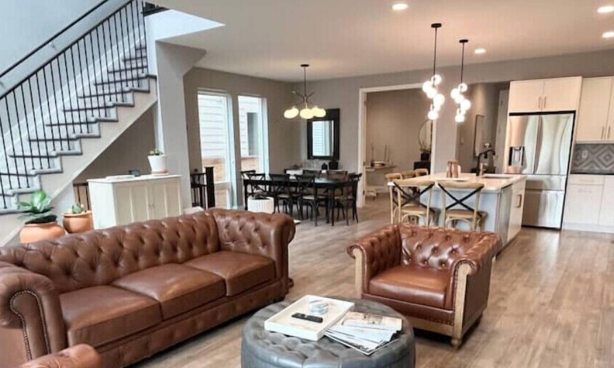 Dupont House | Luxury Rooftop Patio Home - Mountain & City View’s