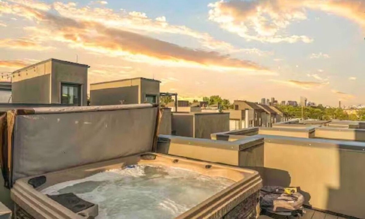 West Colfax House | Luxury Townhouse w/Rooftop Hot Tub & Mountain Views