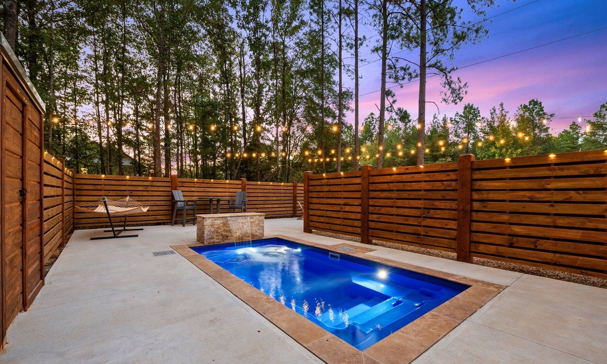 Broken Bow Cabin | Luxury Two-Cabin Retreat w/Pools for Large Groups