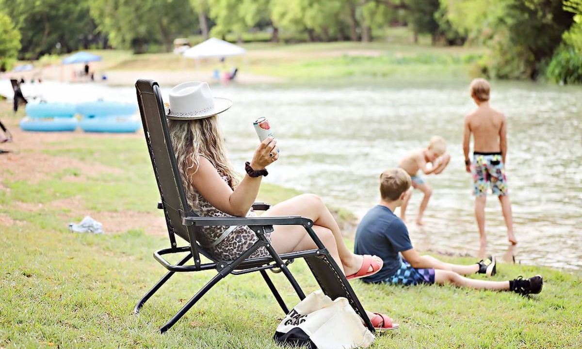 Prairie Lea Cabin | #M Son's Blue River Camp - Glamping Cabin w/2 Queen Beds