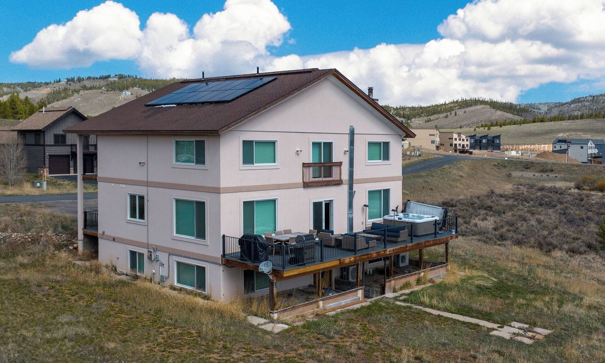 Tabernash House | Magnificent mt home, private HT, mt views, game room and more!