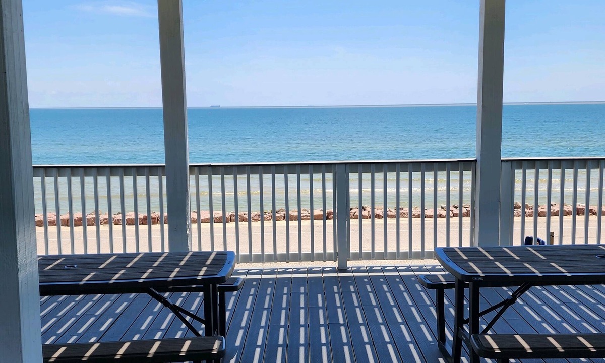 Surfside Beach House | Mahi House Beachfront paradise !