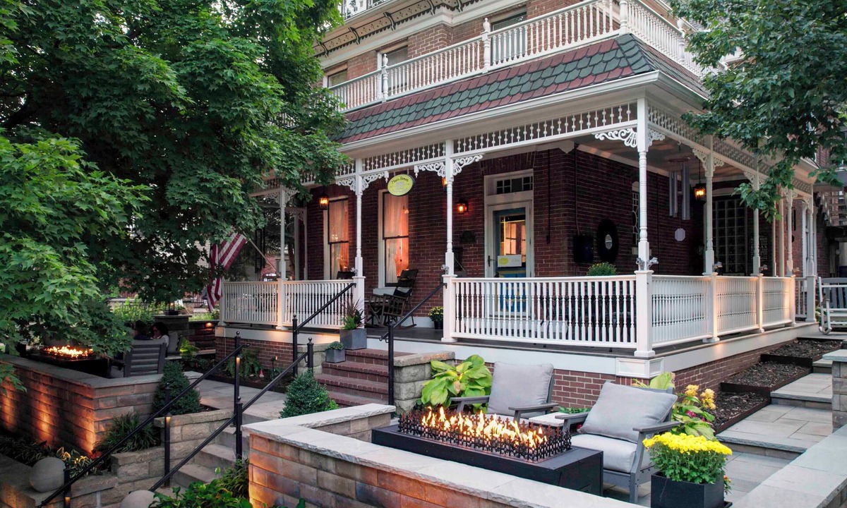 Parkville Bed & Breakfast | Main Street Inn