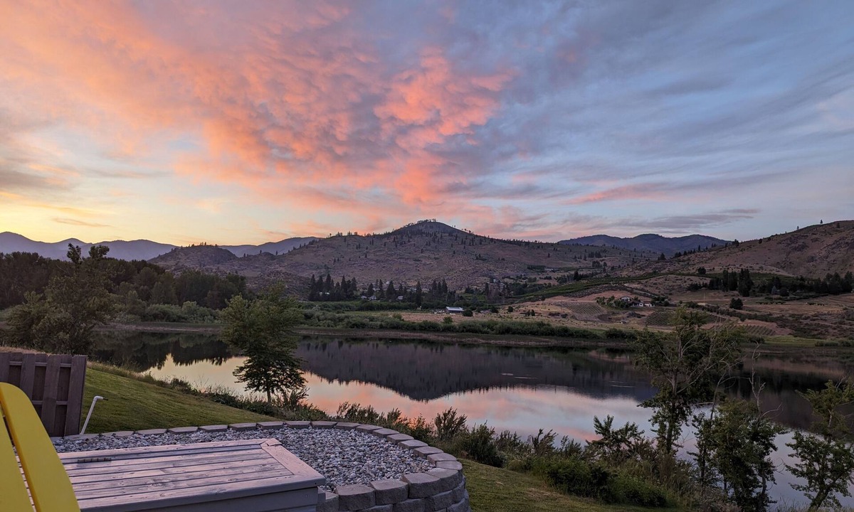 Manson House | Manson Lakefront Home near Lake Chelan w/Dock