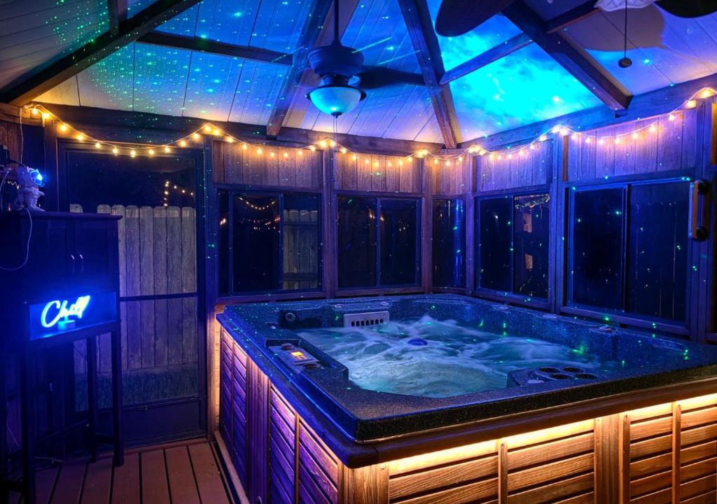 Atascocita House | Maple House Backyard retreat W Hot Tub Near IAH