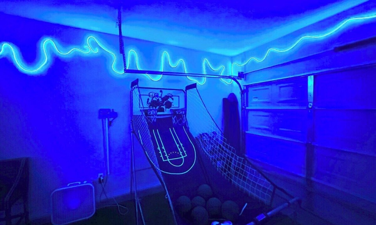 North by Northwest House | Matador Arena + Hot Tub + Game Room + 4BR Sleeps 14 + 4 Min to Loop