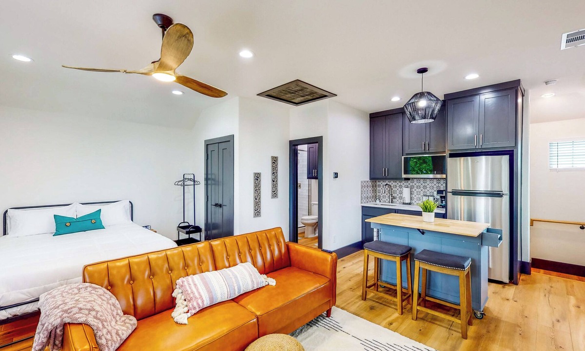 McKinney Apartment | 'McKinney Marvel' Studio in Historic District