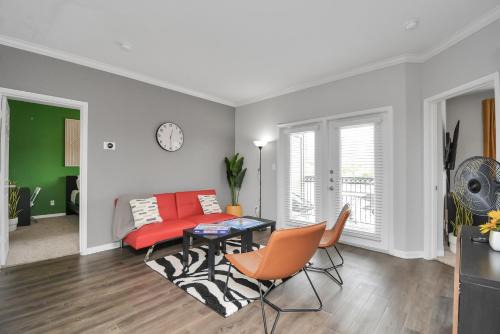 South Main Apartment | Med Ctr, Rice U, NRG, Sleeps 6, Qbed, BBQ, Outdoor Patio