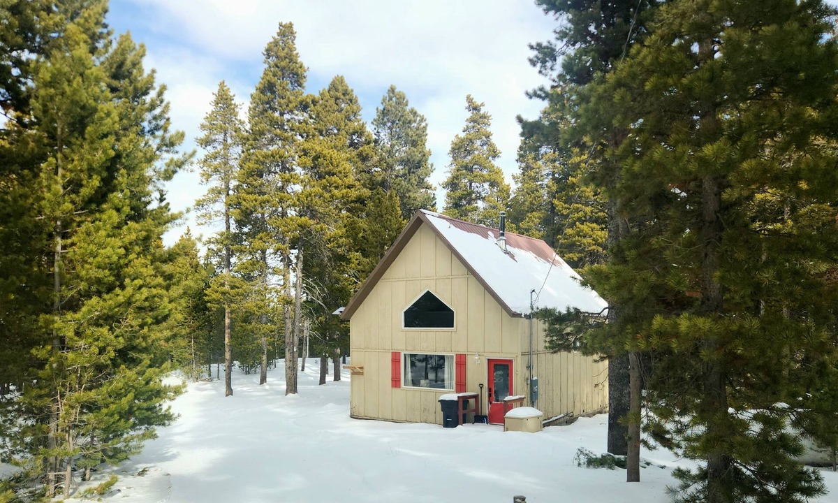 Casper Mountain Cabin | Misty Mountain Valley Retreat