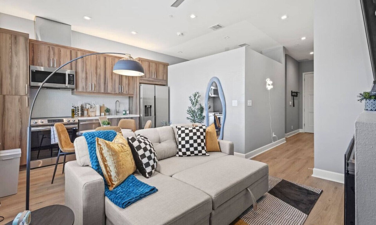 Cedars Apartment | Modern 1 bedroom 2 bed Condo in Heart of Dallas