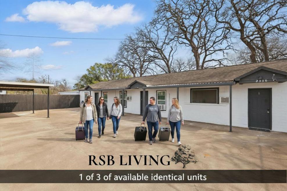 Haltom City Apartment | Modern 2BR Unit 3 Hot Tub