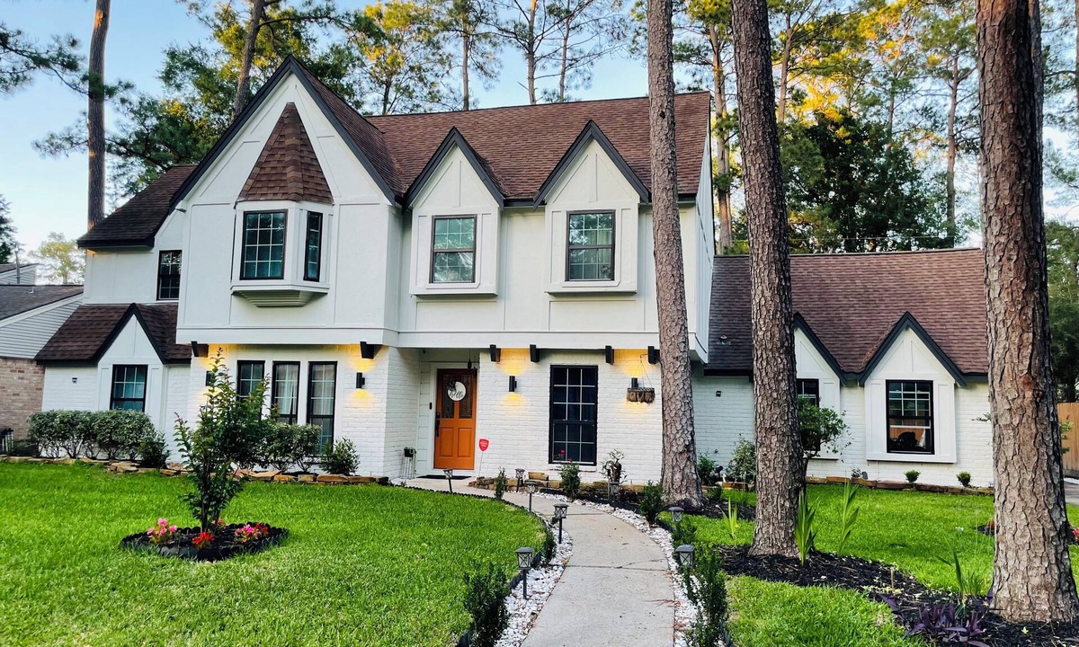 Memorial Northwest House | Modern 4-Bedroom ONLY Home Insurances & Long Term Home Rental