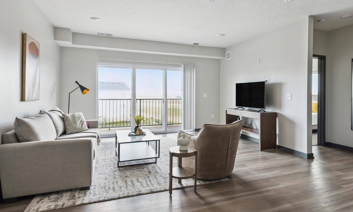 Valley Apartment | Modern Apartment in Prime Location (ID8800X61)