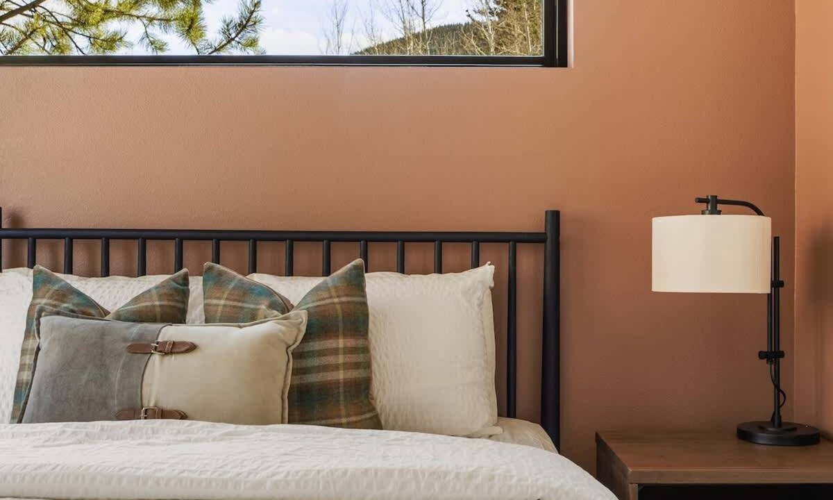 Grant Cabin | Modern Cabin Stay, Hike, Bike Base, GuanellaPass