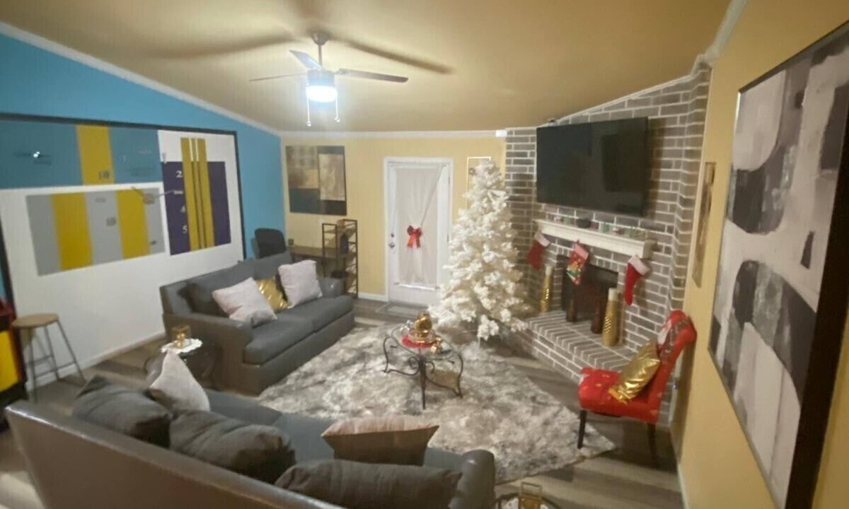 Converse House | Modern Comfort Near Military Bases & Shopping Walk to Parks & Lakes!