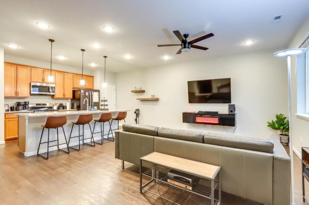 Commerce City House | Modern Commerce City Vacation Rental, Near DIA!