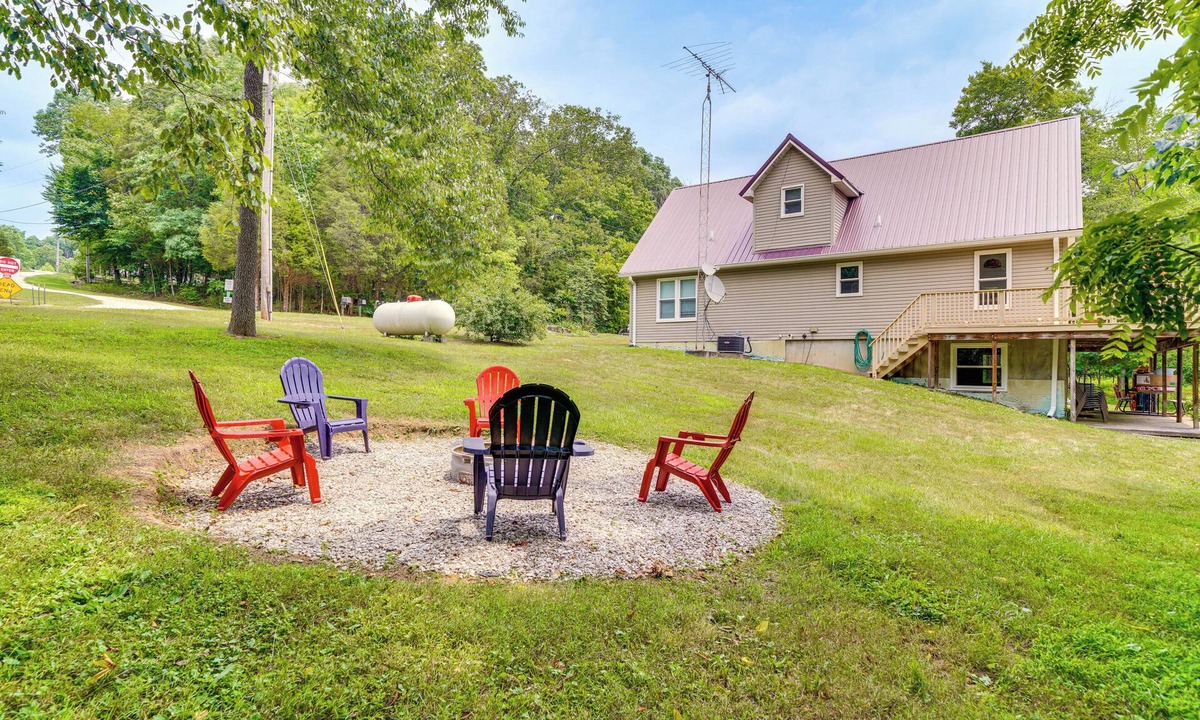 Eckerty House | Modern Eckerty Home w/Deck on Patoka Lake!