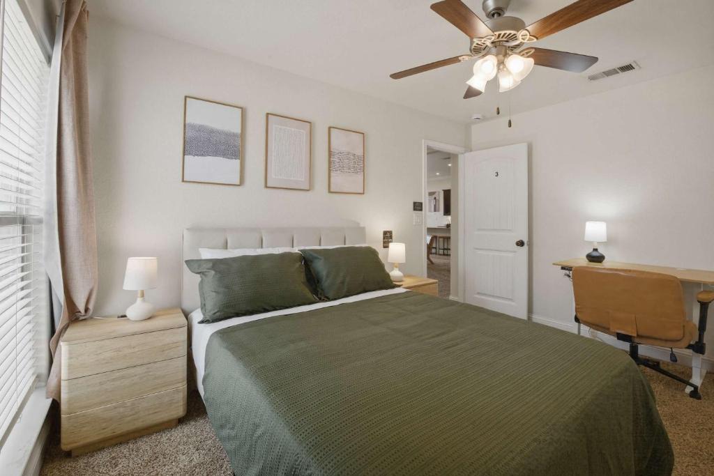 Midland House | Modern Executive Queen Room R4 Work-Friendly