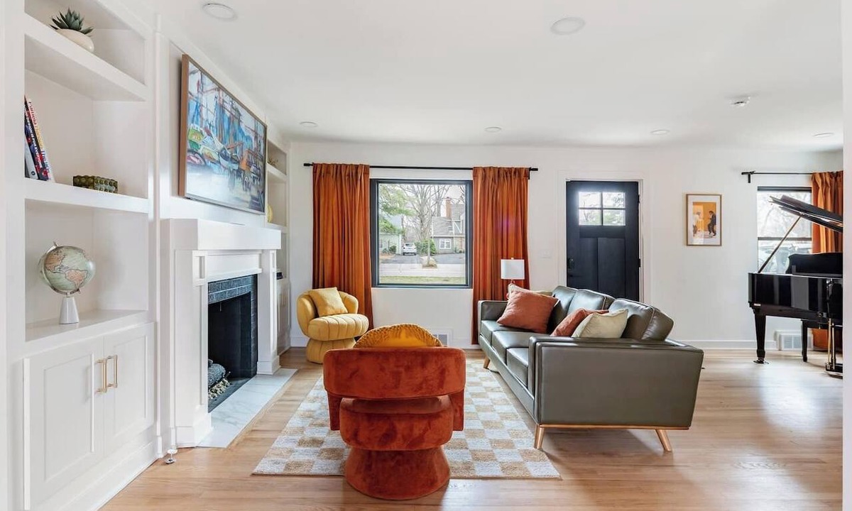 Fairway House | Modern Farmhouse 4BR 3BA Fenced Yard, Pet Friendly
