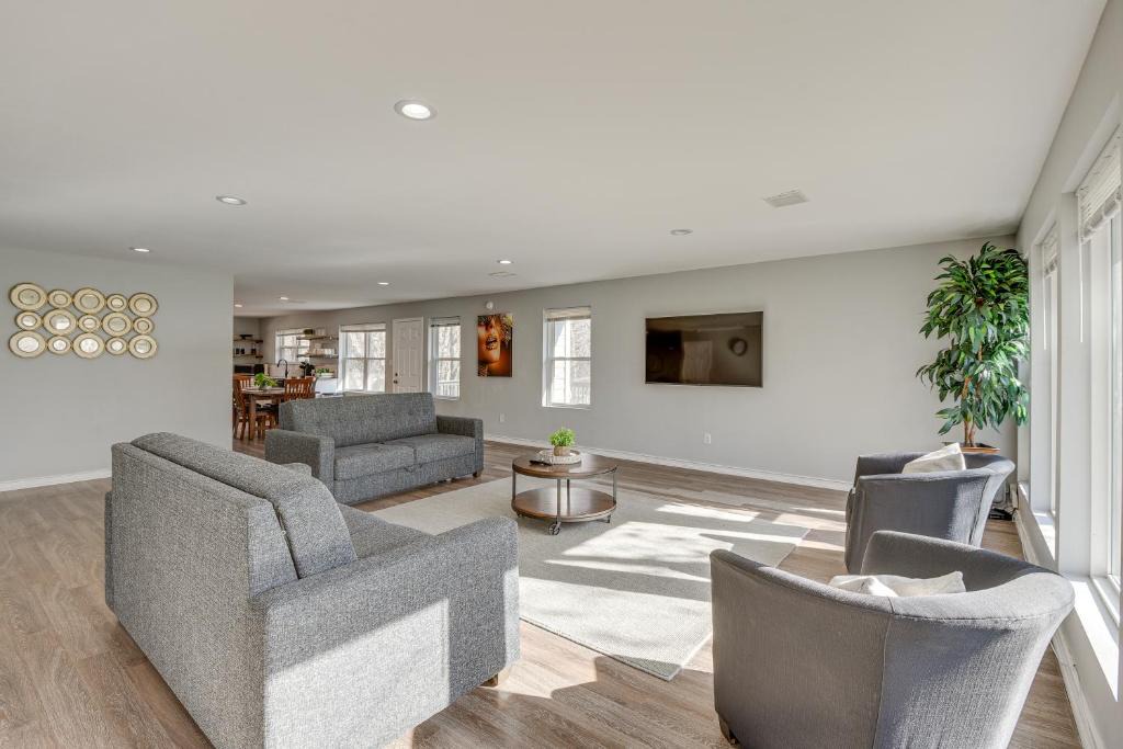 Flower Mound House | Modern Flower Mound Home < 2 Mi to River Walk