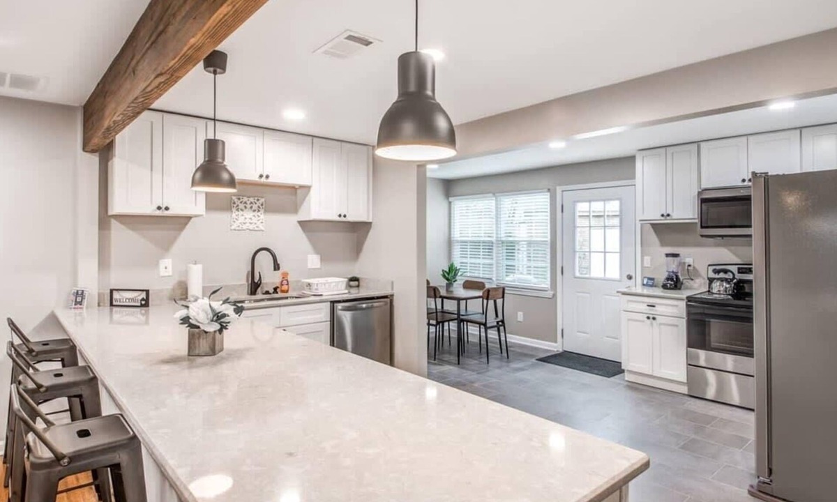 Memphis House | Modern Interior, Near Downtown! Warm at Wellsville