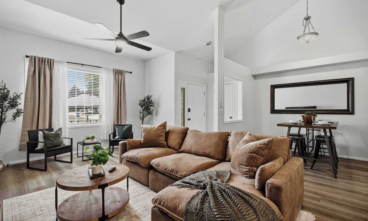 Fort Collins House | Modern Organic Townie | King Bed & Jacuzzi Tub