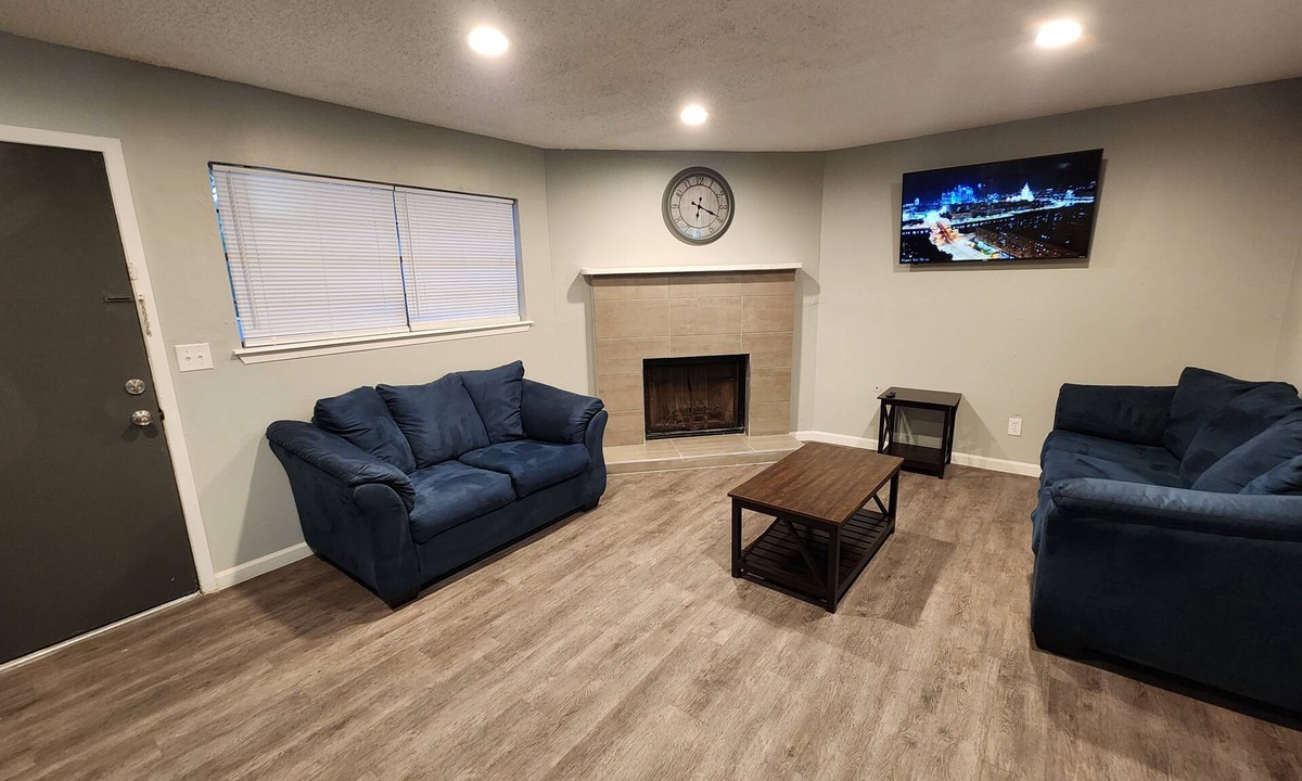 Pebble Hills Park House | Modern Townhouse in El Paso East