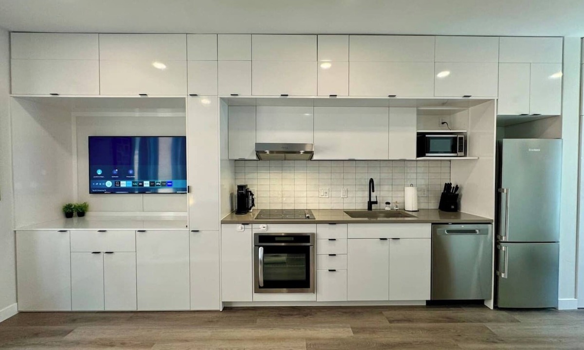 City Park West Apartment | Modern Uptown Studio Near Downtown!