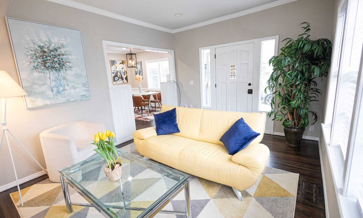 Cherry Street House | Modernized Cherry St. Historic Gem – Quiet Cul-De-Sac Home