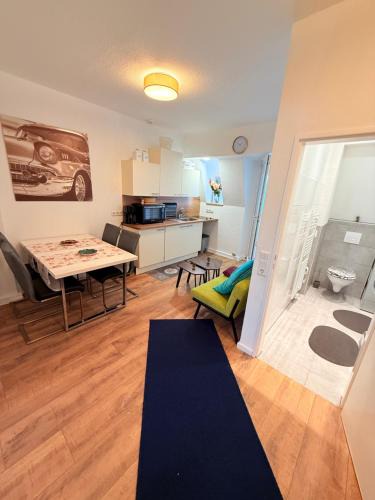 Wald Apartment | Monteurwohnung oder Messewohnung inklusive Fitness Studio