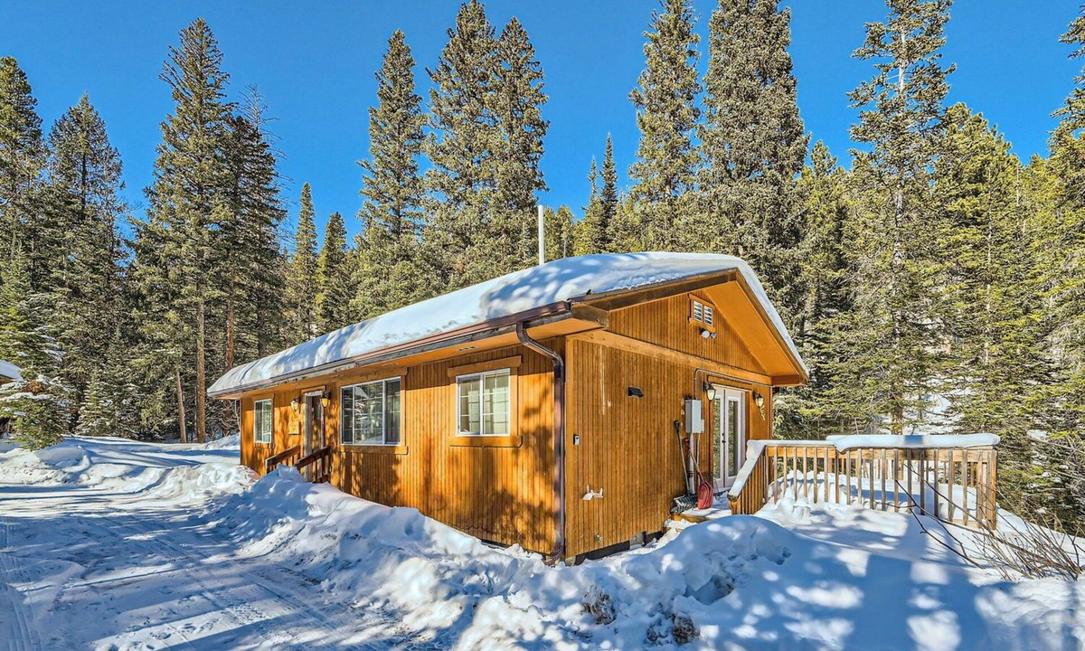 Black Hawk Cabin | Moon Creek Cabin - A Cozy, Rustic Mountain Retreat!