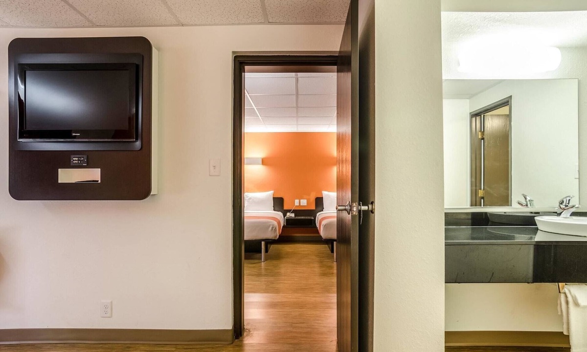 York Hotel | Motel 6 York, NE
