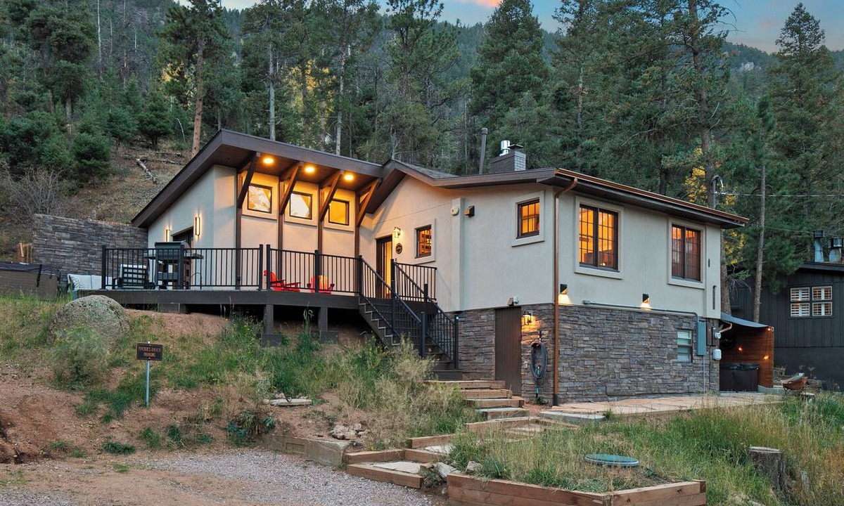 Cascade-Chipita Park House | Mountain Cabin: Stunning Views, Deck, Hot Tub, Fire Pit, Forest & Peak Retreats