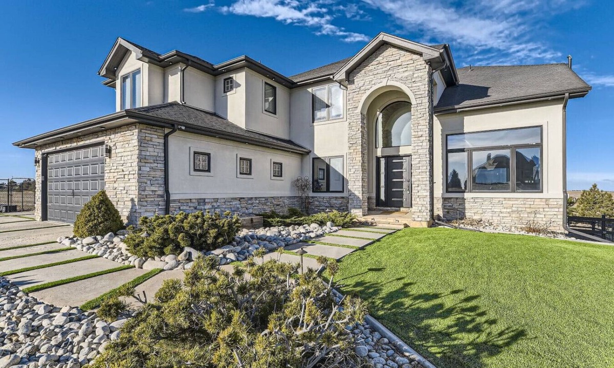 Parker House | Mountain Top Mansion w/Bar, B-ball Court, 6BR, 3FB, 2HB, 2 Air mattress