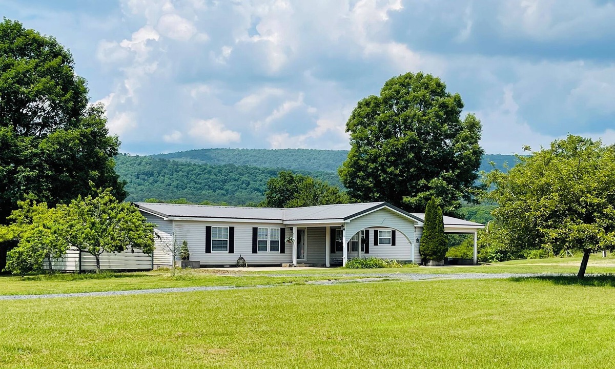 Mena House | Mountain View Stay LLC - The perfect place to get away, relax and enjoy nature.