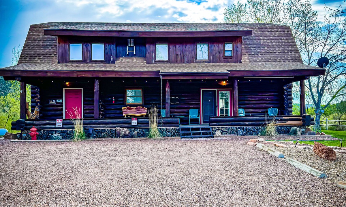 Hot Springs Cabin | Mule Deer Ridge At Seven Sisters