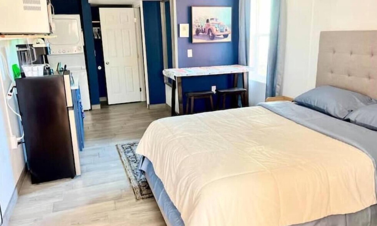 Las Cruces Apartment | Navy Nitch w/Kitchenette + W/D and Long Stay Ready w/All Amenities!