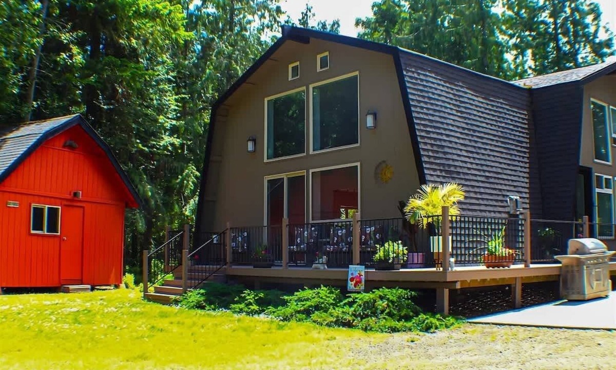 Sequim House | Near Downtown, GameLoft, Sleeps 8, Pets Welcome