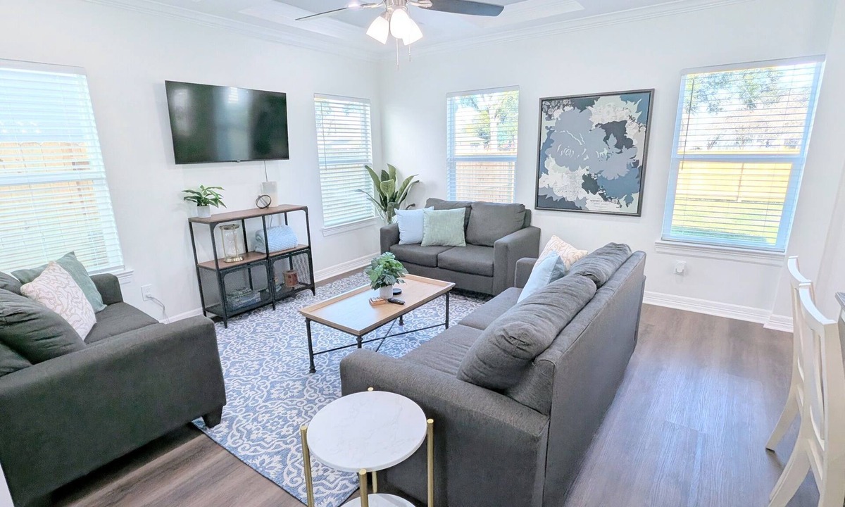 Beasley House | Near Rosenburg & Needville Sleeps 9 Pet Friendly