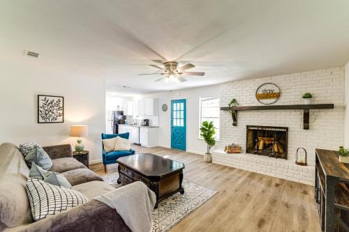 Fort Worth House | Near Shops & Eats: Commuter-Friendly FWTX Home