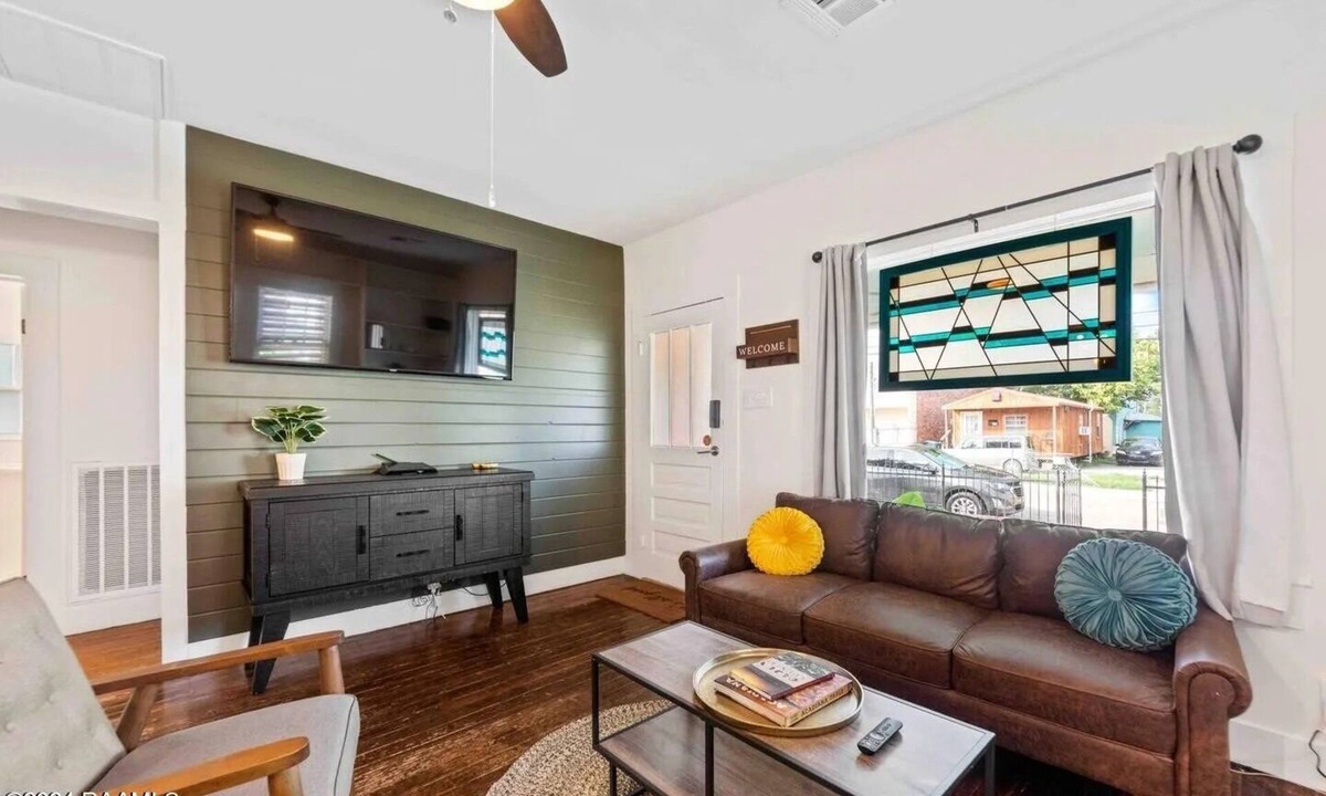 Freetown - Port Rico House | Neon Moon .Spacious 5-bedroom house steps from Campus and Downtown Lafayette