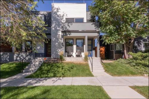 Sunnyside House | NEW BUILD Pet Friendly I Highlands I RiNo I Dwntwn