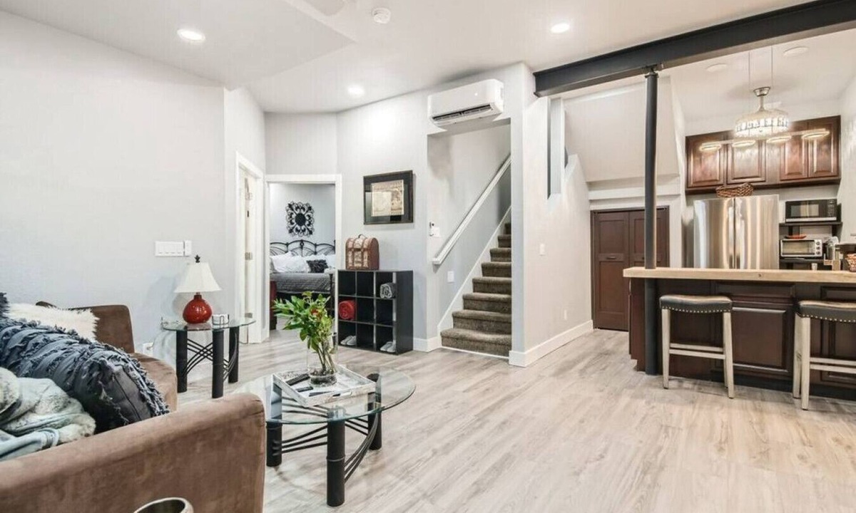 Twin Lakes Condo | New Centrally located Guest Suite w/Jacuzzi