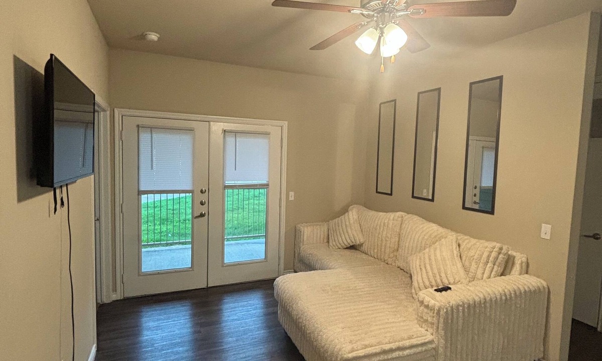 Lake Worth Apartment | NEW Cozy Home 7 mins away from the LAKE